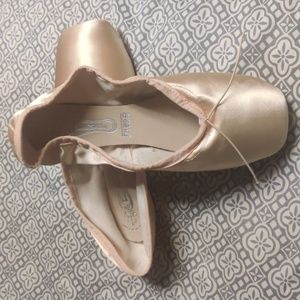Freed classic pro pointe shoes